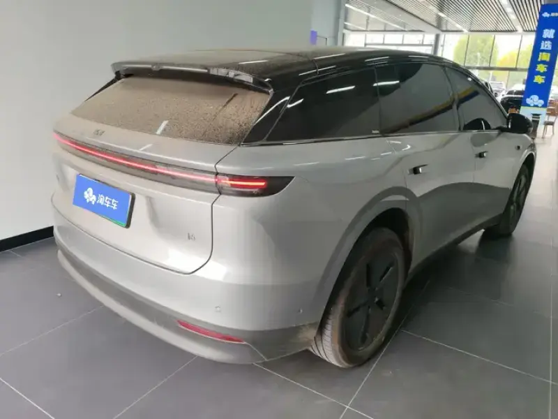 2025 Li Auto (Lixiang) i6 с пробегом 25 000 км
