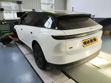 2025 Li Auto (Lixiang) i6 с пробегом 31 000 км