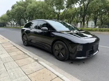 2025 Li Auto (Lixiang) i6 с пробегом 5 000 км