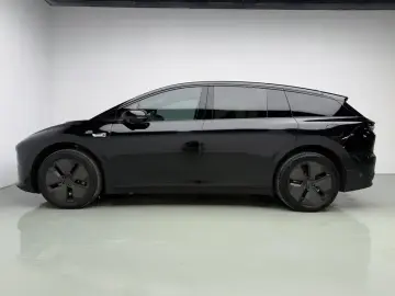 2025 Li Auto (Lixiang) i6 с пробегом 21 200 км