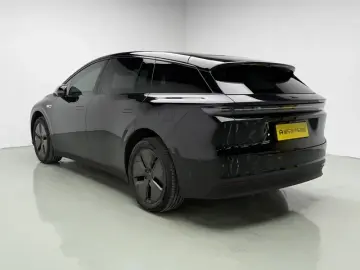 2025 Li Auto (Lixiang) i6 с пробегом 21 200 км