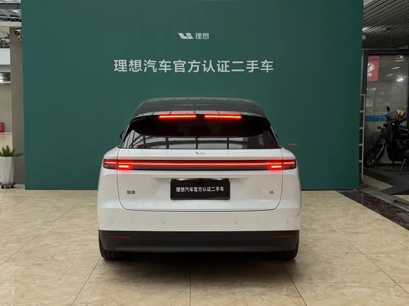 2025 Li Auto (Lixiang) i6 с пробегом 9 000 км