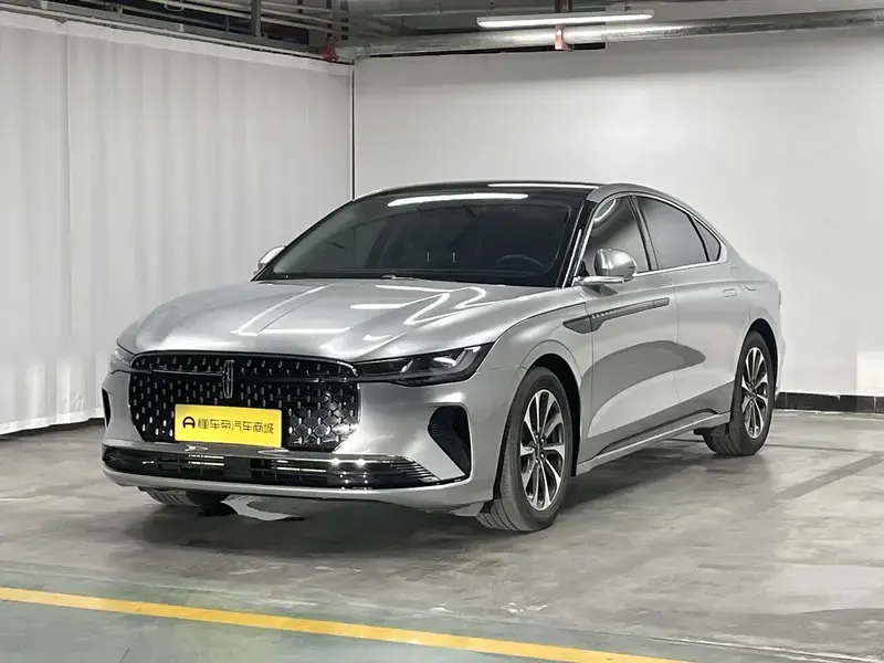 2025 Lincoln Z с пробегом 33 400 км