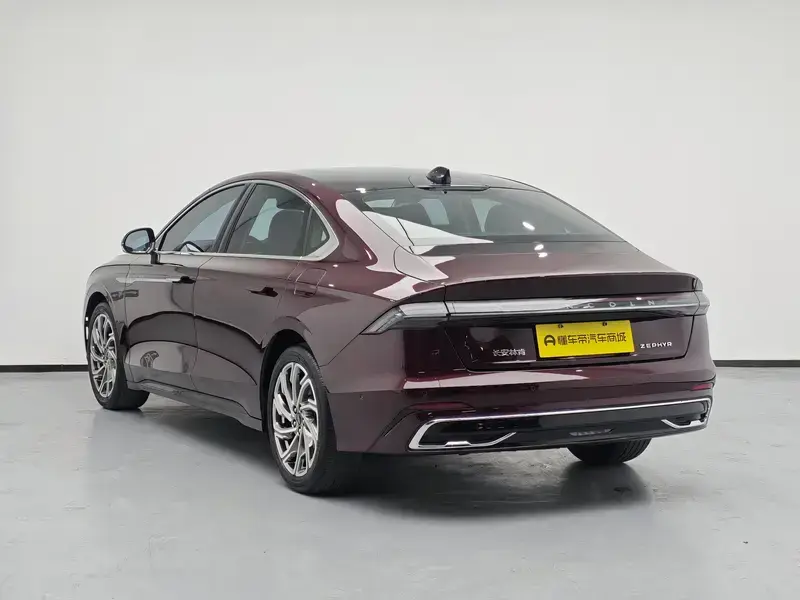 2022 Lincoln Z с пробегом 28 000 км