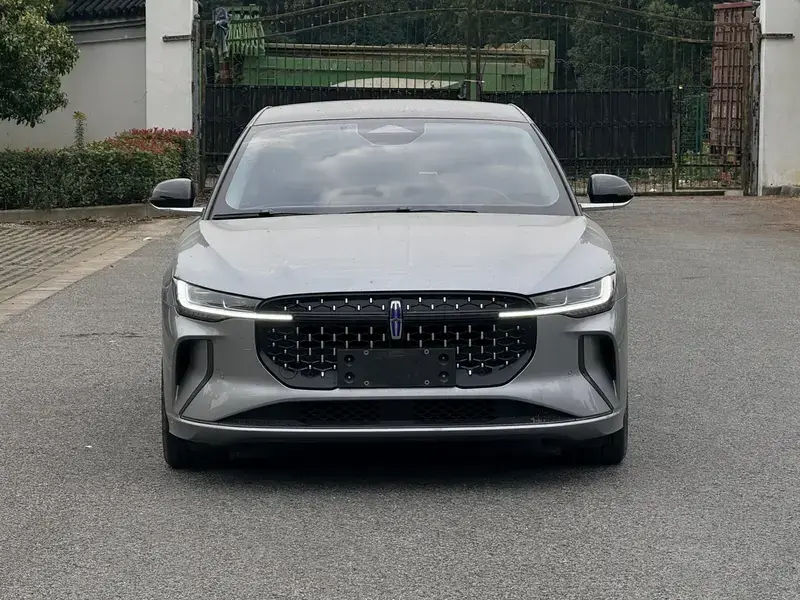 2024 Lincoln Z с пробегом 19 000 км