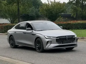 2024 Lincoln Z с пробегом 19 000 км