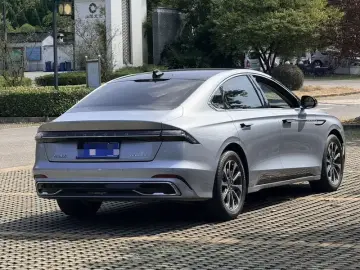 2024 Lincoln Z с пробегом 12 000 км