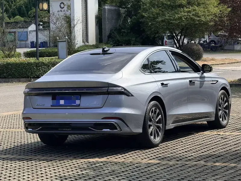 2024 Lincoln Z с пробегом 12 000 км