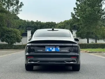 2024 Lincoln Z с пробегом 45 000 км