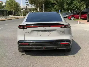 2025 Mazda EZ-6 с пробегом 10 000 км