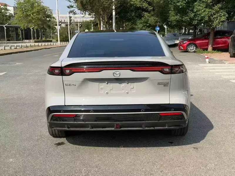 2025 Mazda EZ-6 с пробегом 10 000 км