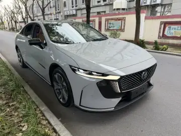 2025 Mazda EZ-6 с пробегом 5 300 км