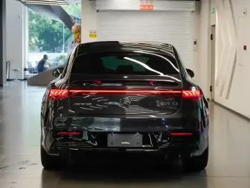 2022 Mercedes-Benz EQS AMG с пробегом 13 000 км