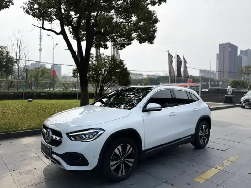 2023 Mercedes-Benz GLA с пробегом 32 000 км
