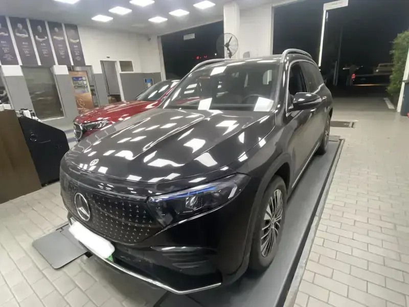 2025 Mercedes-Benz EQB с пробегом 21 000 км