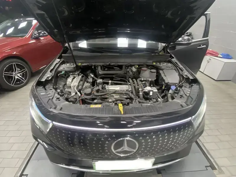 2025 Mercedes-Benz EQB с пробегом 21 000 км