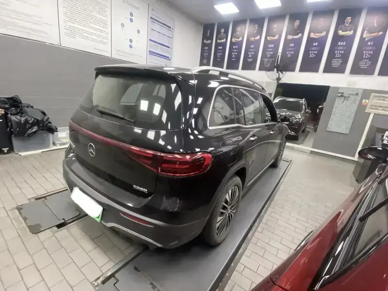 2025 Mercedes-Benz EQB с пробегом 21 000 км