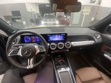 2025 Mercedes-Benz EQB с пробегом 21 000 км