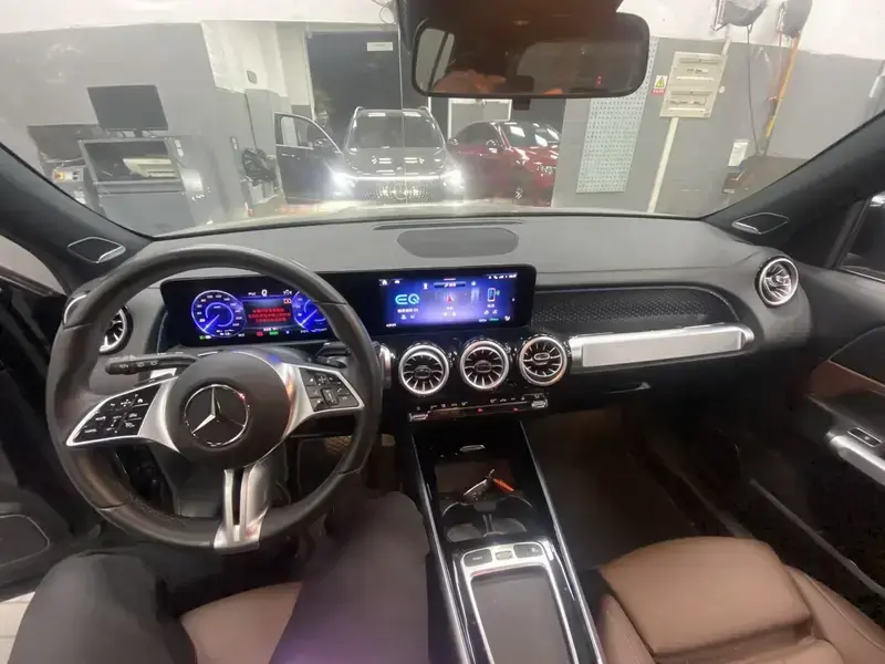 2025 Mercedes-Benz EQB с пробегом 21 000 км