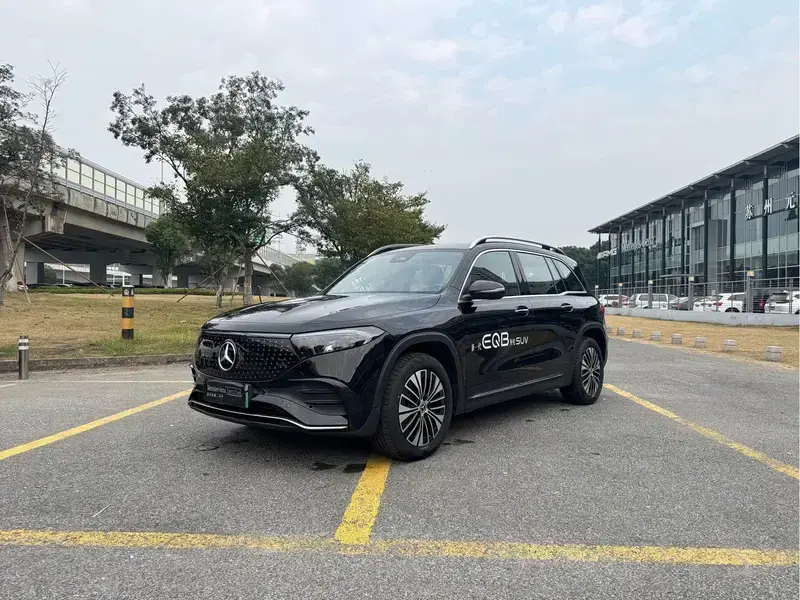 2025 Mercedes-Benz EQB с пробегом 23 000 км