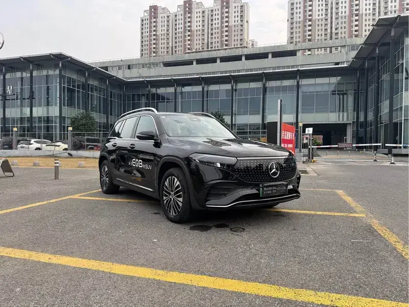 2025 Mercedes-Benz EQB с пробегом 23 000 км