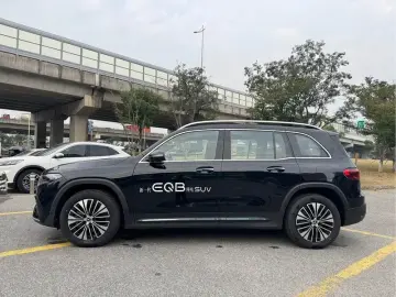 2025 Mercedes-Benz EQB с пробегом 23 000 км
