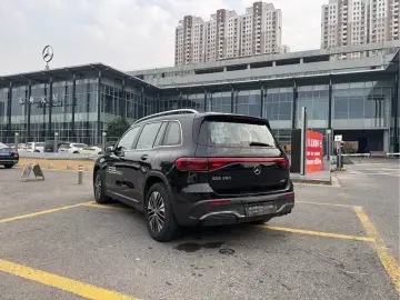 2025 Mercedes-Benz EQB с пробегом 23 000 км
