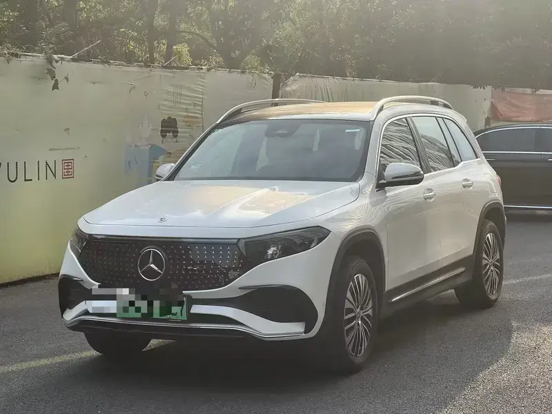 2025 Mercedes-Benz EQB с пробегом 1 200 км