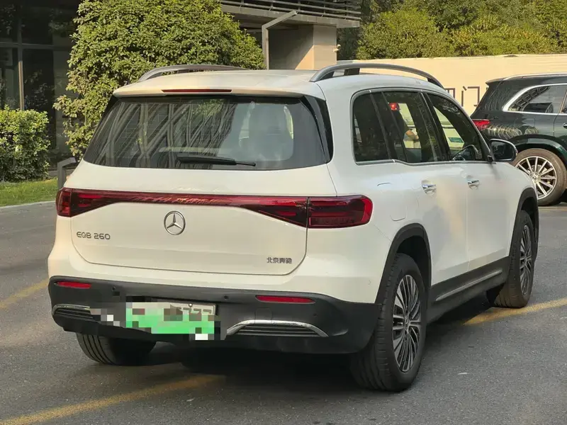 2025 Mercedes-Benz EQB с пробегом 1 200 км