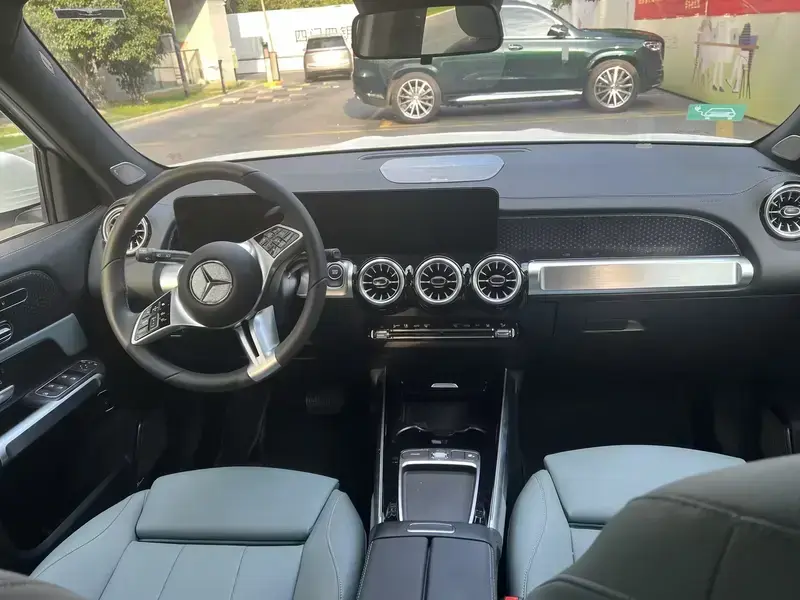 2025 Mercedes-Benz EQB с пробегом 1 200 км