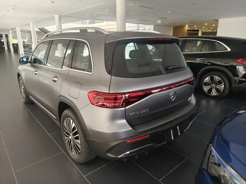 2025 Mercedes-Benz EQB с пробегом 100 км