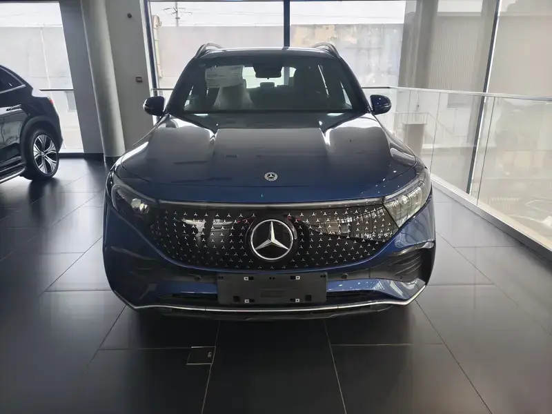 2025 Mercedes-Benz EQB с пробегом 100 км