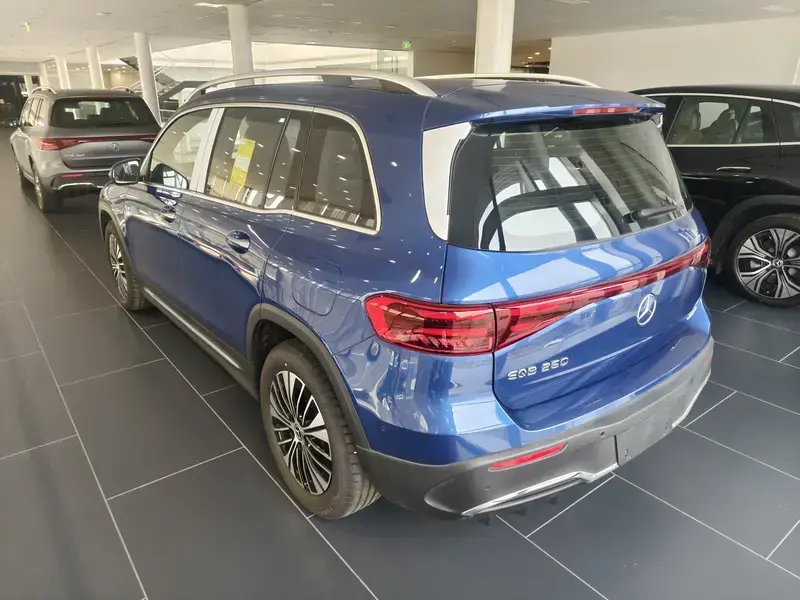 2025 Mercedes-Benz EQB с пробегом 100 км