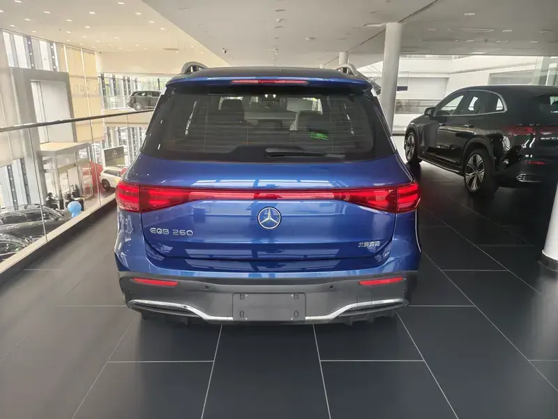 2025 Mercedes-Benz EQB с пробегом 100 км