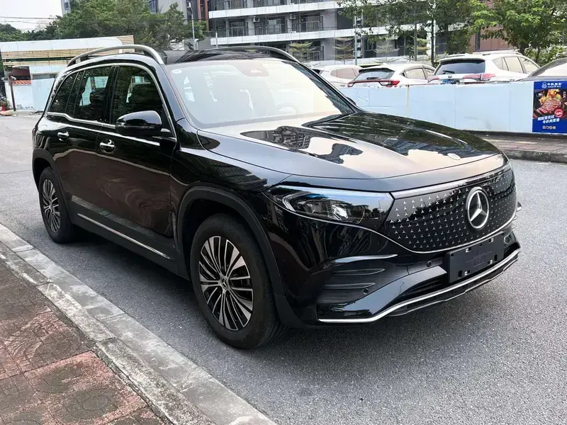 2025 Mercedes-Benz EQB с пробегом 2 000 км