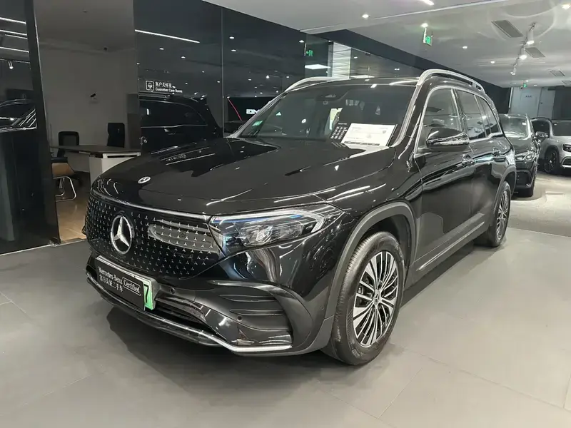 2025 Mercedes-Benz EQB с пробегом 14 600 км