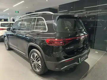 2025 Mercedes-Benz EQB с пробегом 14 600 км