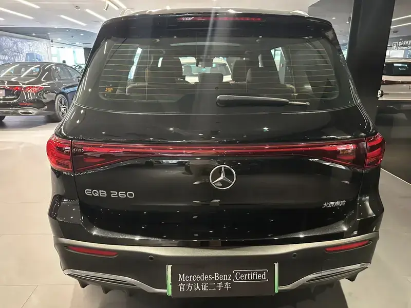 2025 Mercedes-Benz EQB с пробегом 14 600 км