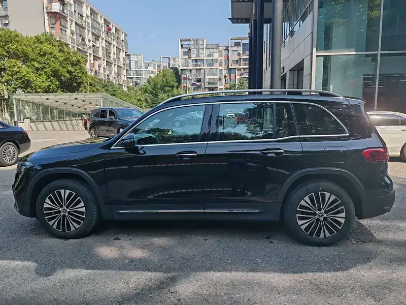 2023 Mercedes-Benz EQB с пробегом 8 200 км