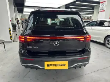 2025 Mercedes-Benz EQB с пробегом 100 км