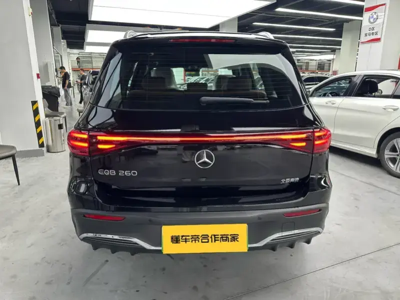 2025 Mercedes-Benz EQB с пробегом 100 км