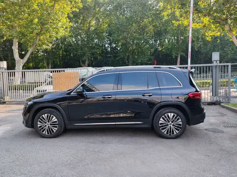2025 Mercedes-Benz EQB с пробегом 1 700 км