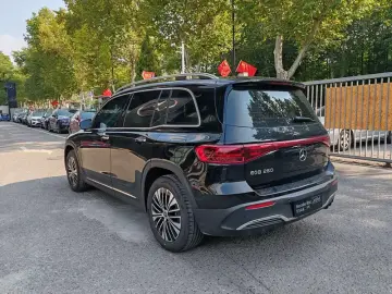 2025 Mercedes-Benz EQB с пробегом 1 700 км