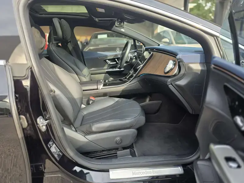 2025 Mercedes-Benz EQE с пробегом 45 600 км