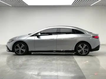 2022 Mercedes-Benz EQE с пробегом 40 900 км