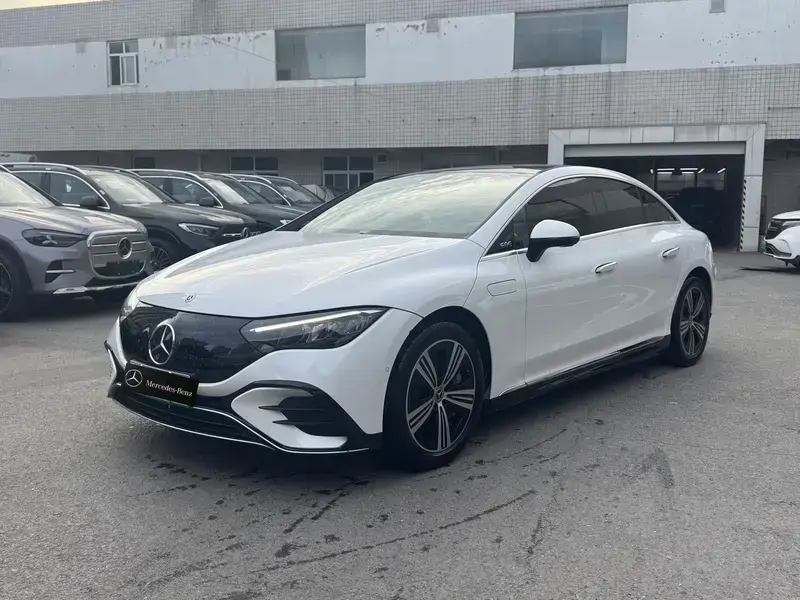 2022 Mercedes-Benz EQE с пробегом 28 000 км