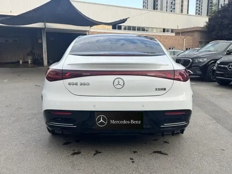 2022 Mercedes-Benz EQE с пробегом 28 000 км