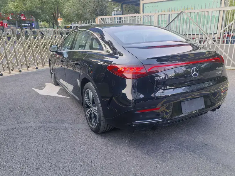 2025 Mercedes-Benz EQE с пробегом 20 000 км