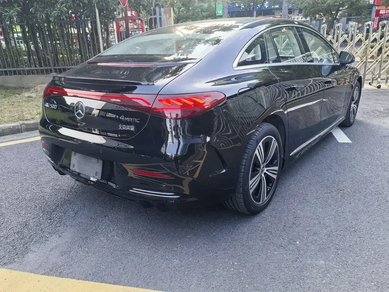 2025 Mercedes-Benz EQE с пробегом 20 000 км
