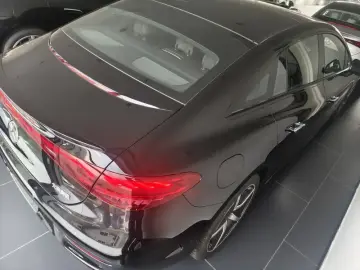 2022 Mercedes-Benz EQE с пробегом 100 км